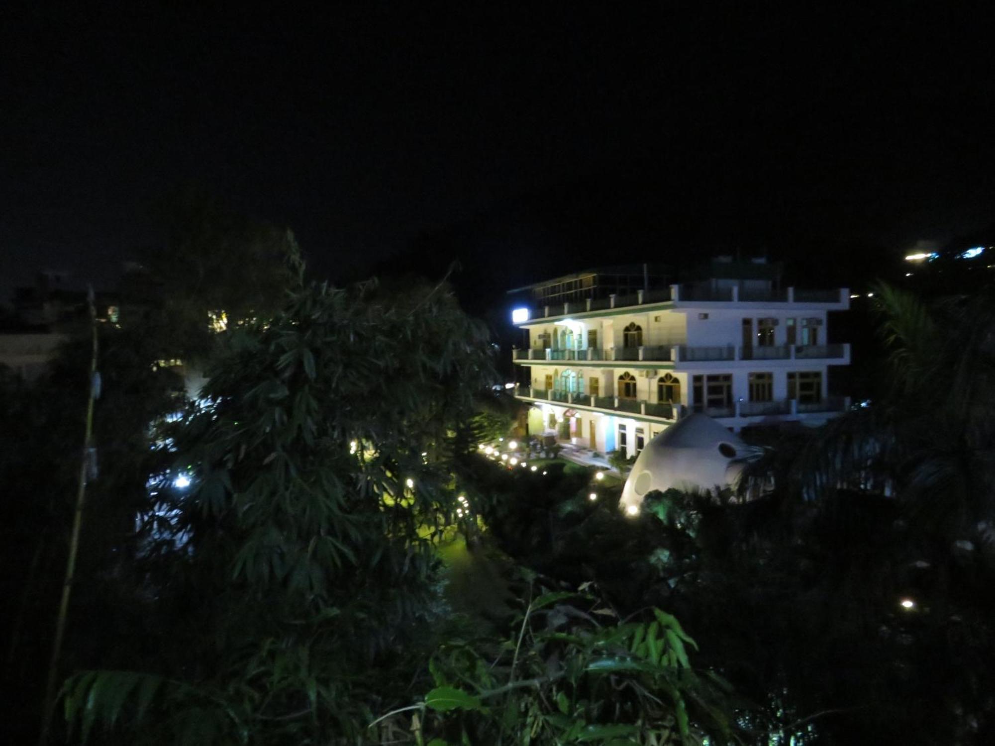 Hotel Namami Tapovan Rishīkesh Exteriör bild