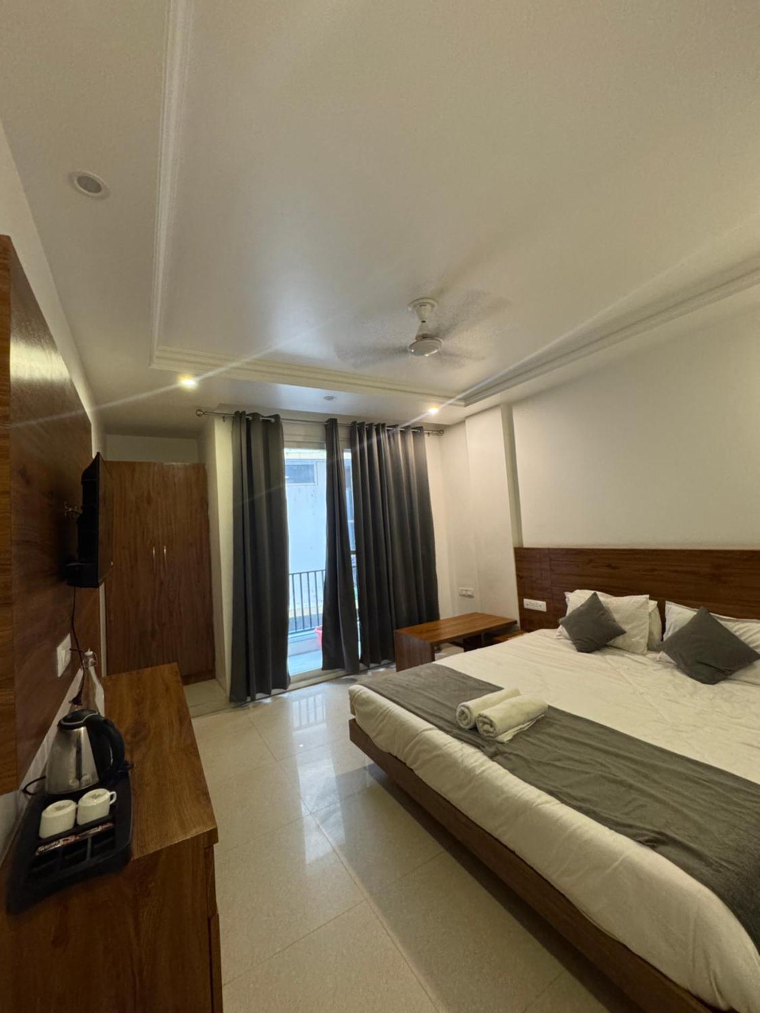 Hotel Namami Tapovan Rishīkesh Exteriör bild